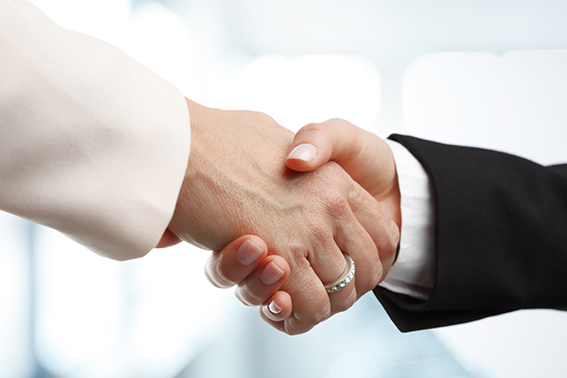 投资总监 郑力行